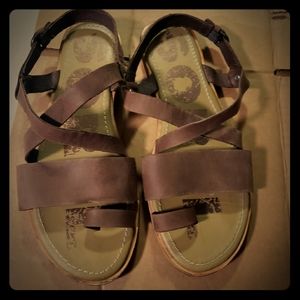 Sorel ella criss-cross sandal size 7
